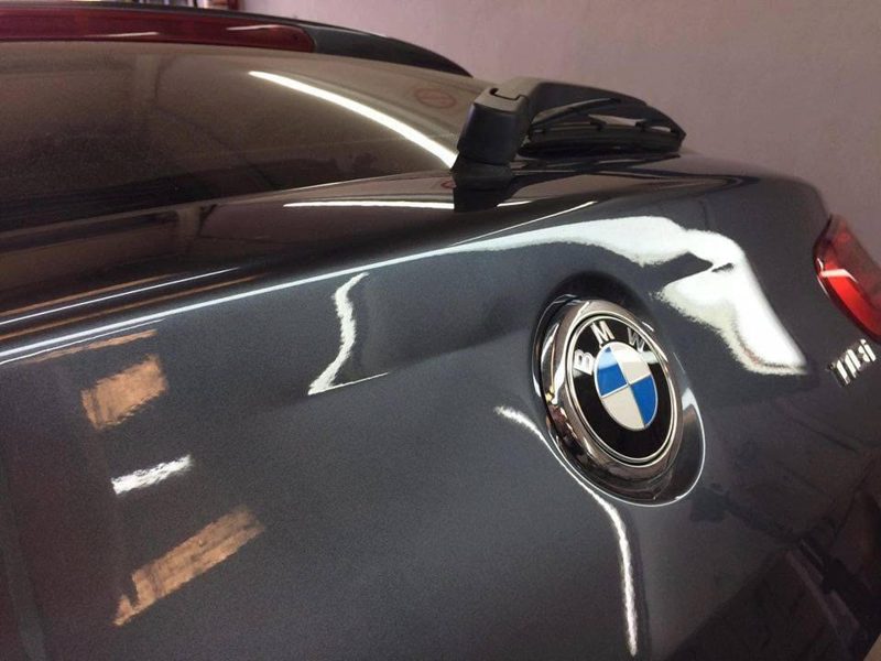 Baúl de BMW con abolladura